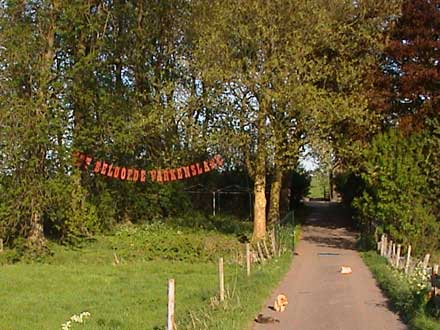 aanzicht boerderij Het Beloofde Varkensland